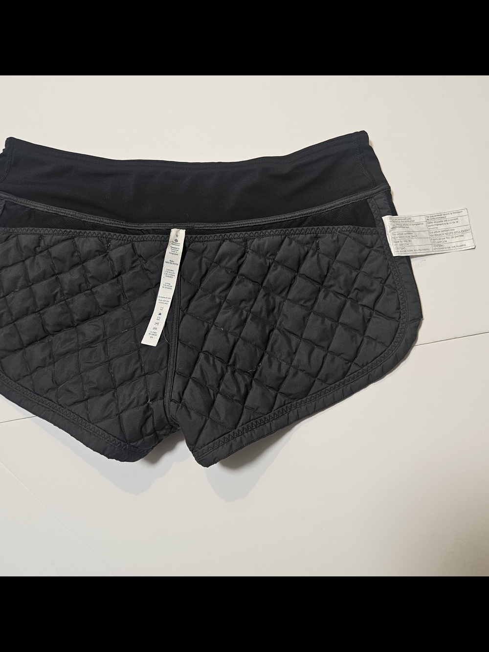 Lululemon Rare Quilted Goose Down Winter Running Shorts Black Gray Size 8 - Picture 4 of 16